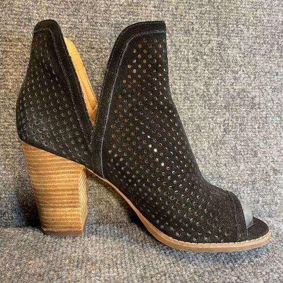 Lucky Brand Larise Bootie Womens 9 Black Suede Perforated Slip On Block Heel - Picture 3 of 10